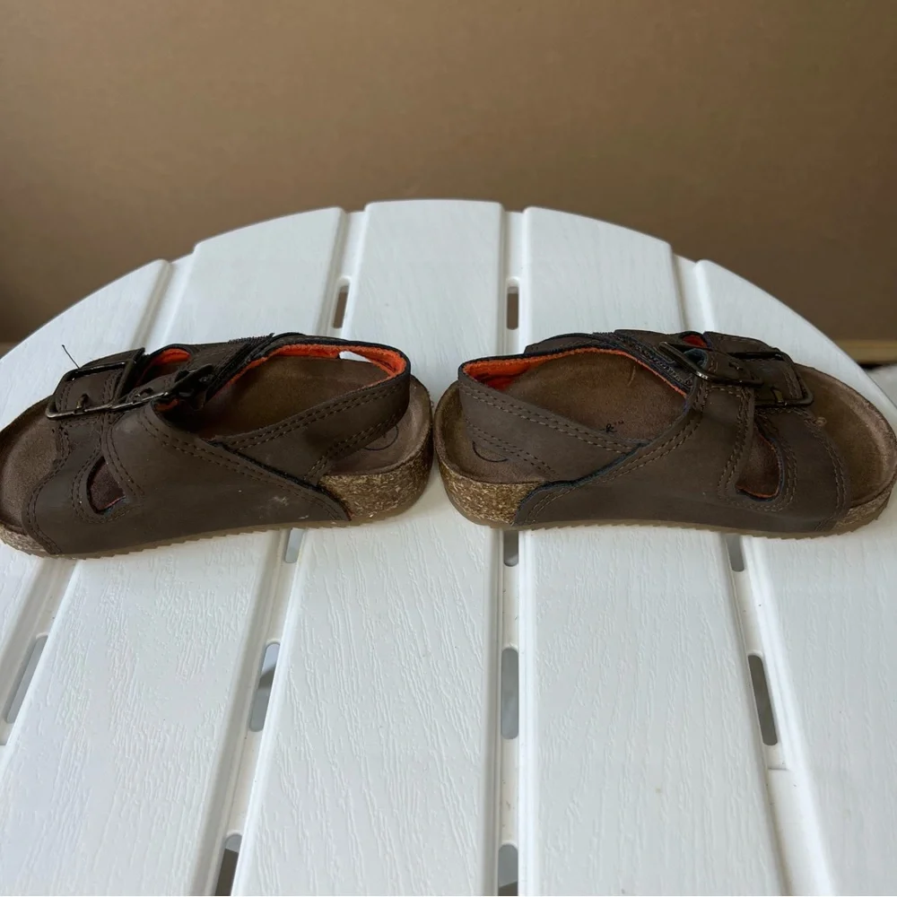 Faux-Leather Double-Buckle Sandals‎